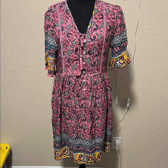 The Pyramid Collection Multicolor Floral Dress nwot - Picture 1 of 7